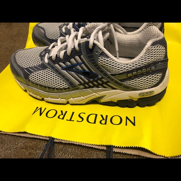 brooks beast 13 mens yellow